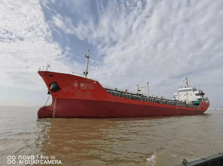 3,300 DWT Tanker, built 2005