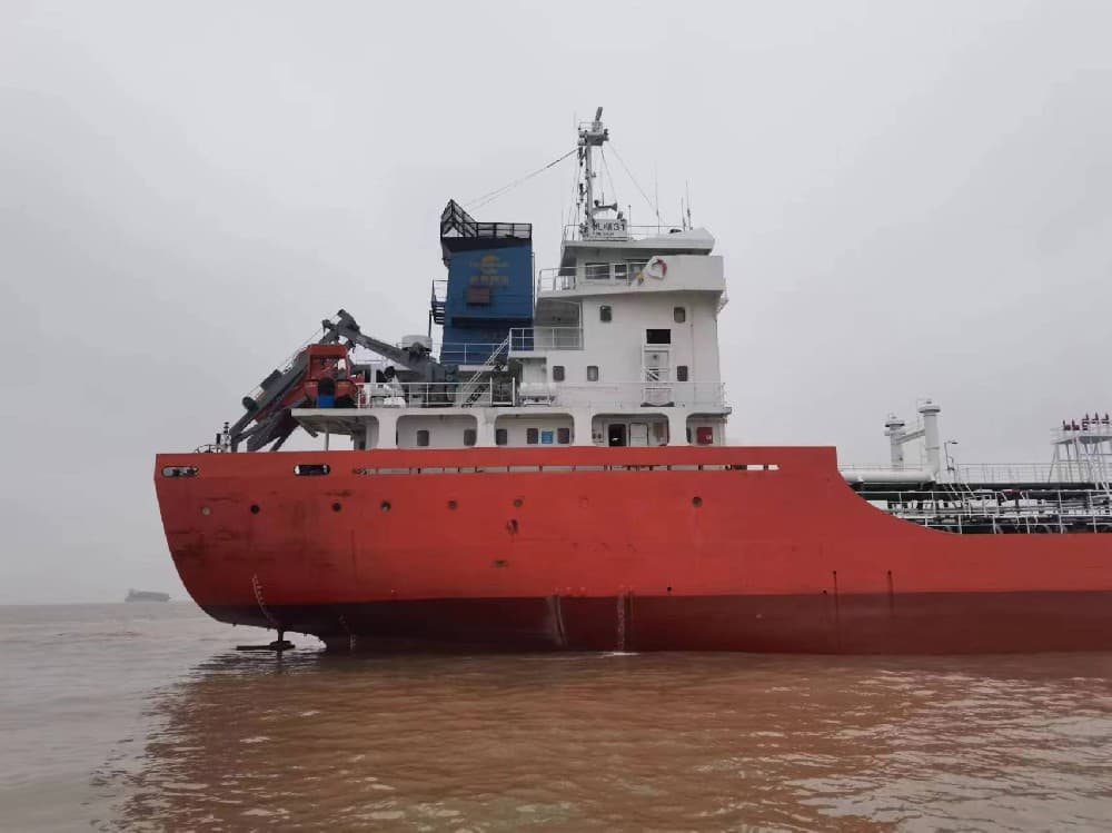 3,700 DWT Tanker, built 2010