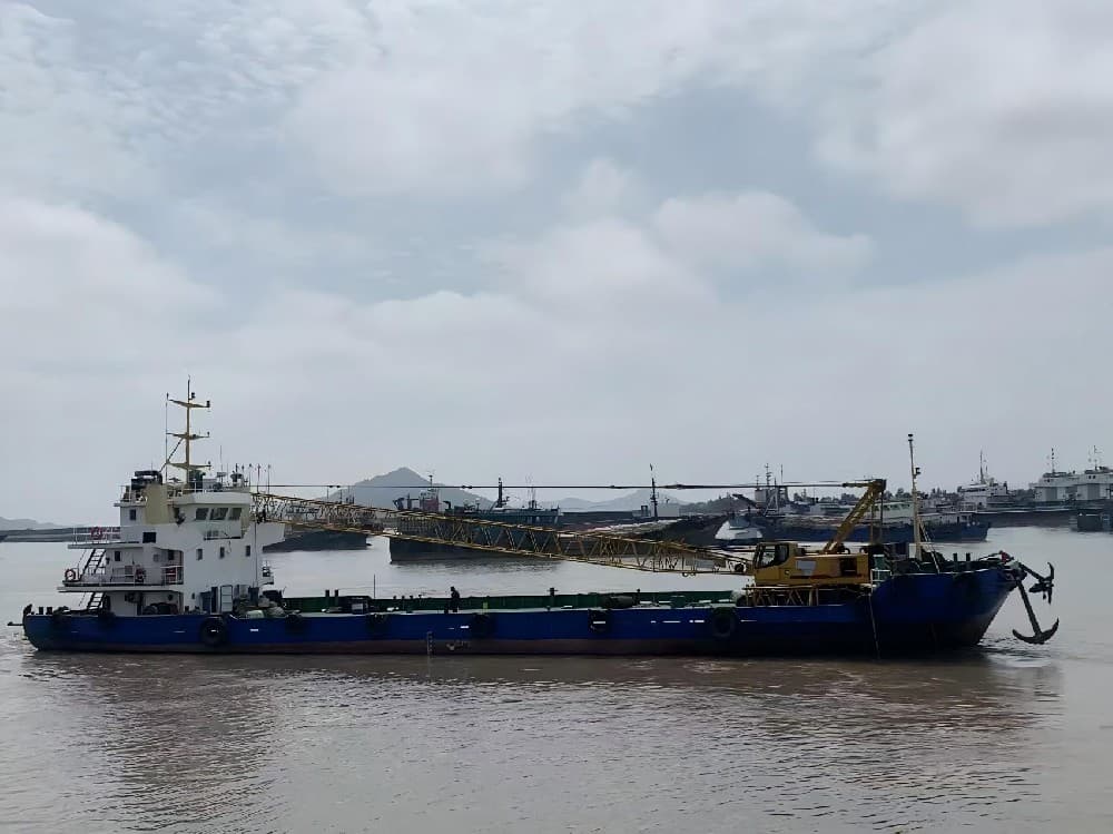 400 DWT Deck Cargo Ship, built 2017