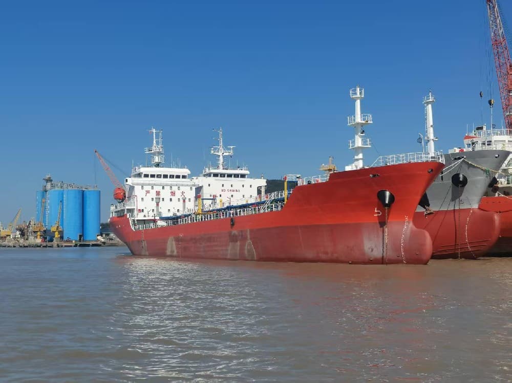 4,500 DWT Tanker, built 2013