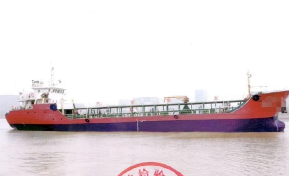 900 DWT Tanker, built 2009