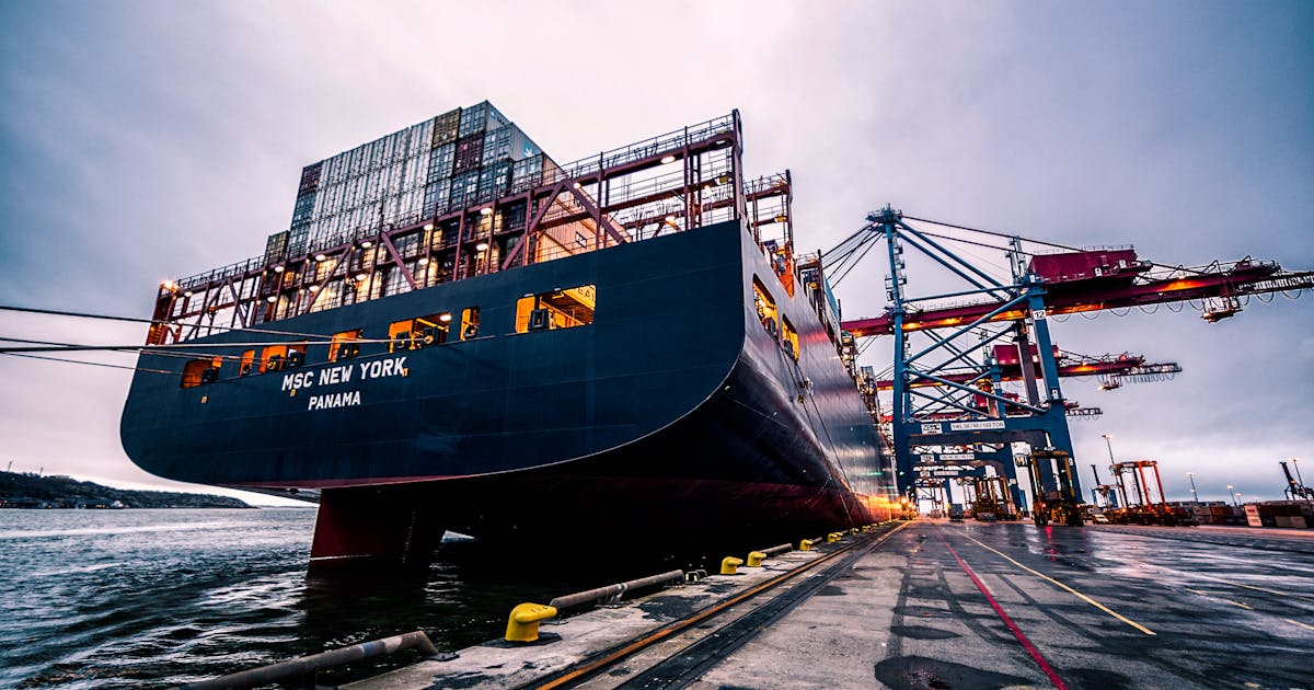 Open vs National Ship Registries: Cost, Reputation & Compliance