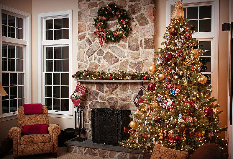 XMAS TREE WITH POT PLASTIC, 1.2MTR HEIGHT